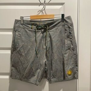 Marsh Wear Board Shorts Mens 34 Green Camo Stretch Surf Swim Trunks Drawstring